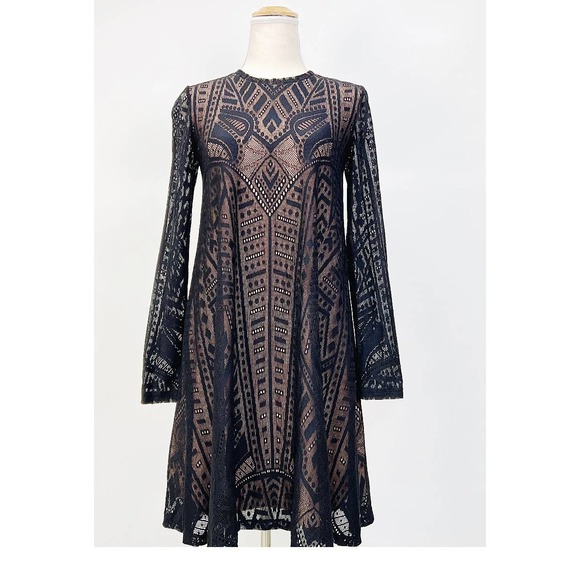 BCBGMaxAzria Dresses & Skirts - BCBG Maxazria Women Black Lace Dress Midi Size L NEW